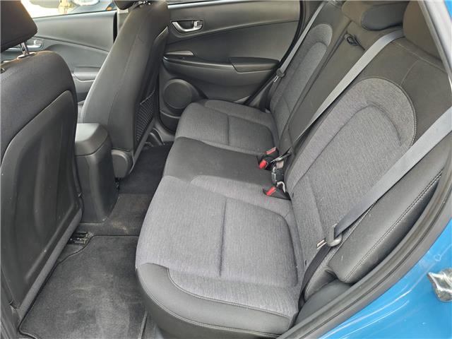 2022 Hyundai Kona Electric Preferred w/Two Tone (Stk: R-22HYKBLU1883) in Calgary - Image 11 of 15