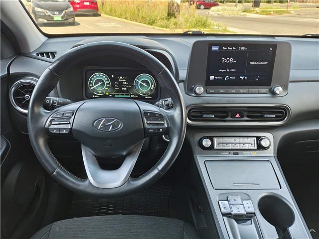 2022 Hyundai Kona Electric Preferred w/Two Tone (Stk: R-22HYKBLU1883) in Calgary - Image 13 of 15