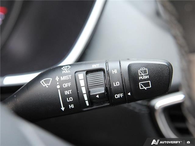 2020 Hyundai Santa Fe Luxury 2.0 (Stk: 98737) in London - Image 15 of 25