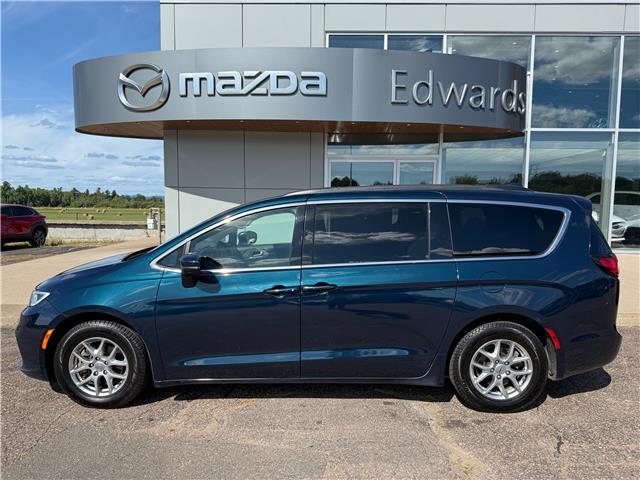2022 Chrysler Pacifica Touring (Stk: 24473) in Pembroke - Image 1 of 24