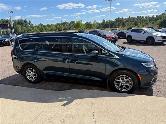 2022 Chrysler Pacifica Touring (Stk: 24473) in Pembroke - Image 6 of 24