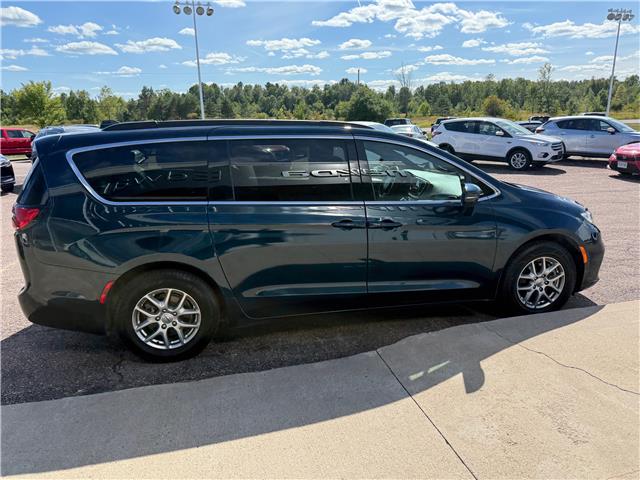 2022 Chrysler Pacifica Touring (Stk: 24473) in Pembroke - Image 7 of 24