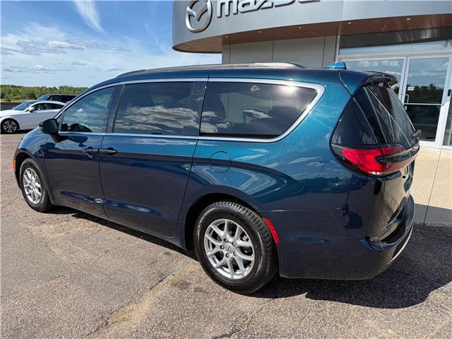 2022 Chrysler Pacifica Touring (Stk: 24473) in Pembroke - Image 11 of 24