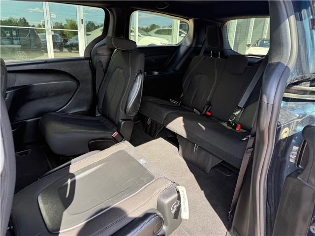 2022 Chrysler Pacifica Touring (Stk: 24473) in Pembroke - Image 16 of 24