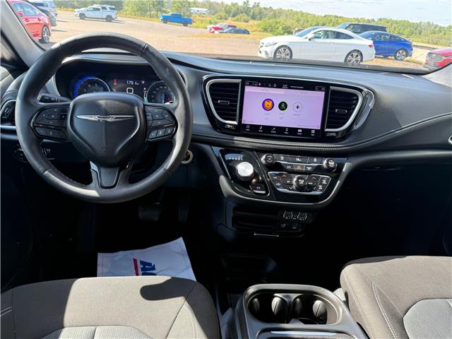 2022 Chrysler Pacifica Touring (Stk: 24473) in Pembroke - Image 17 of 24