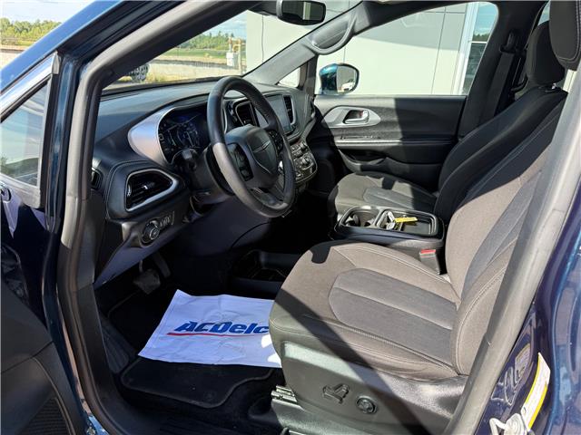 2022 Chrysler Pacifica Touring (Stk: 24473) in Pembroke - Image 18 of 24