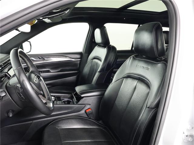 2023 Jeep Grand Cherokee 4xe Overland (Stk: 25J174A) in Calgary - Image 16 of 24 2023 Jeep Grand Cherokee 4xe Overland (Stk: 25J174A) in Calgary - Image 16 of 24