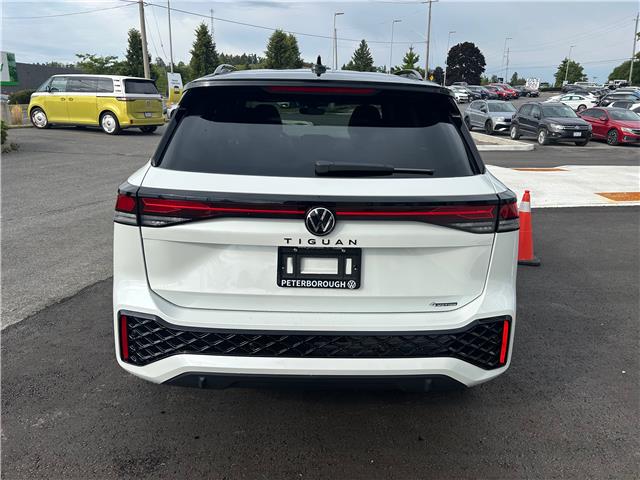 2025 Volkswagen Tiguan Comfortline R-Line Black Edition (Stk: 13067) in Peterborough - Image 4 of 22
