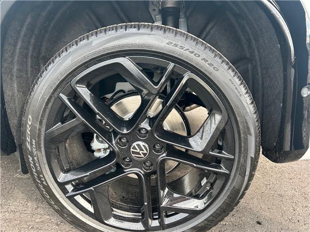 2025 Volkswagen Tiguan Comfortline R-Line Black Edition (Stk: 13067) in Peterborough - Image 6 of 22