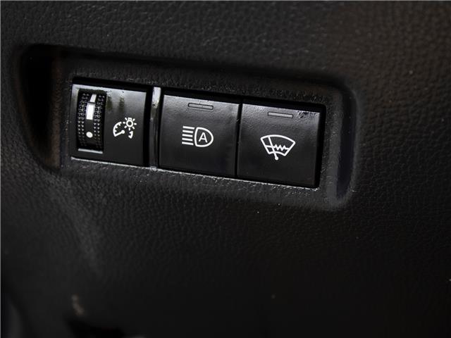 2019 Toyota RAV4 Hybrid LE (Stk: TR7804) in Windsor - Image 11 of 27