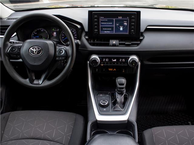 2019 Toyota RAV4 Hybrid LE (Stk: TR7804) in Windsor - Image 17 of 27