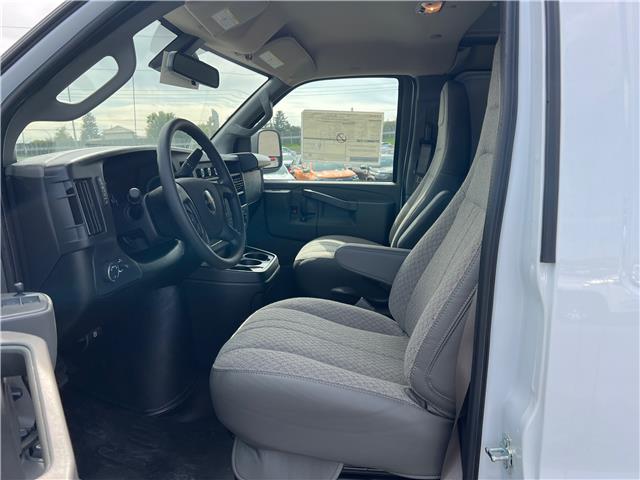 2025 GMC Savana 2500 Work Van (Stk: S1254785) in Calgary - Image 11 of 19