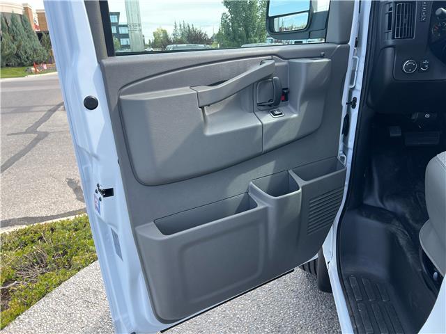 2025 GMC Savana 2500 Work Van (Stk: S1254785) in Calgary - Image 17 of 19