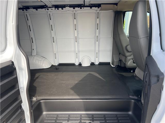 2025 GMC Savana 2500 Work Van (Stk: S1254785) in Calgary - Image 18 of 19