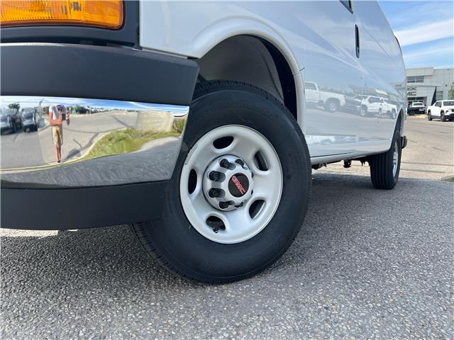 2025 GMC Savana 2500 Work Van (Stk: S1254779) in Calgary - Image 9 of 18