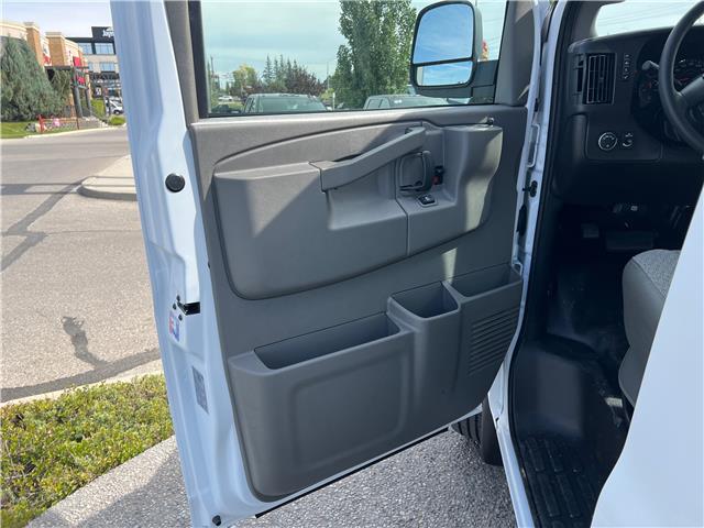 2025 GMC Savana 2500 Work Van (Stk: S1254779) in Calgary - Image 16 of 18