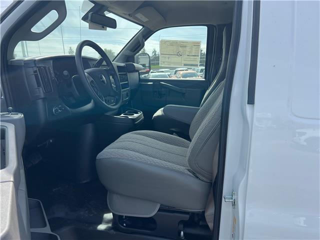 2025 GMC Savana 2500 Work Van (Stk: S1254779) in Calgary - Image 10 of 18