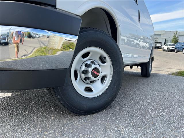 2025 GMC Savana 2500 Work Van (Stk: S1254777) in Calgary - Image 10 of 19