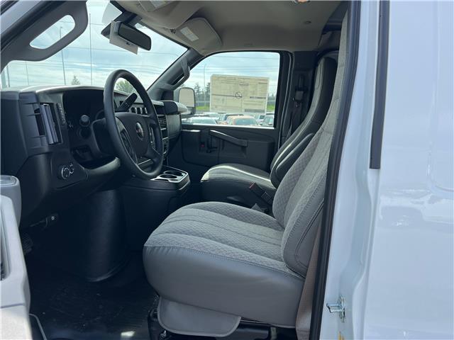 2025 GMC Savana 2500 Work Van (Stk: S1254777) in Calgary - Image 11 of 19