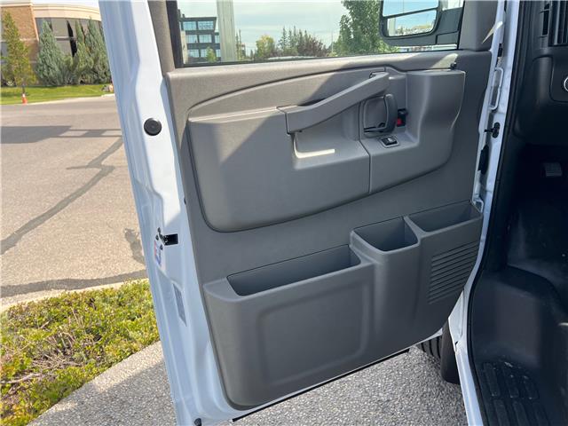 2025 GMC Savana 2500 Work Van (Stk: S1254777) in Calgary - Image 17 of 19