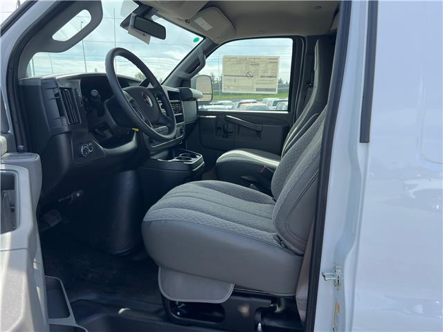 2025 GMC Savana 2500 Work Van (Stk: S1257655) in Calgary - Image 11 of 19