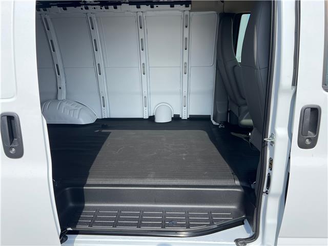 2025 GMC Savana 2500 Work Van (Stk: S1257655) in Calgary - Image 18 of 19