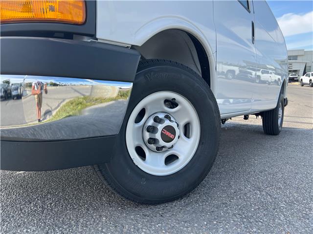 2025 GMC Savana 2500 Work Van (Stk: S1257655) in Calgary - Image 10 of 19