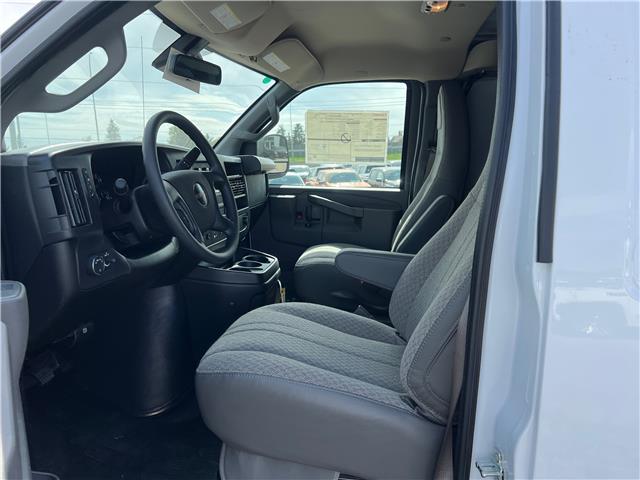 2025 GMC Savana 2500 Work Van (Stk: S1257671) in Calgary - Image 10 of 18