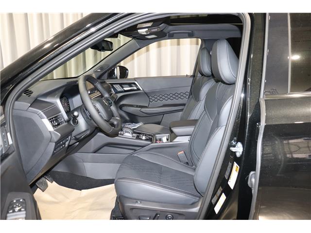 2025 Mitsubishi Outlander PHEV GT NOIR (Stk: P25847) in Edmonton - Image 11 of 30 2025 Mitsubishi Outlander PHEV GT NOIR (Stk: P25847) in Edmonton - Image 11 of 30