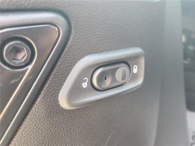 2017 Jeep Wrangler Unlimited Sahara (Stk: B5514) in Stony Plain - Image 11 of 43 2017 Jeep Wrangler Unlimited Sahara (Stk: B5514) in Stony Plain - Image 11 of 43