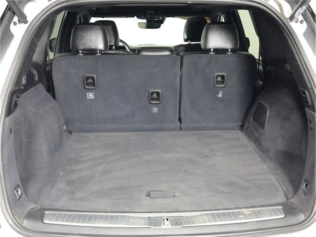 2023 Jeep Grand Cherokee 4xe Overland (Stk: 25J174A) in Calgary - Image 10 of 24 2023 Jeep Grand Cherokee 4xe Overland (Stk: 25J174A) in Calgary - Image 10 of 24