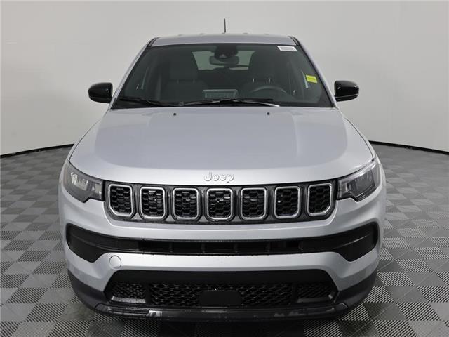 2025 Jeep Compass Sport (Stk: 25J204) in Calgary - Image 2 of 18