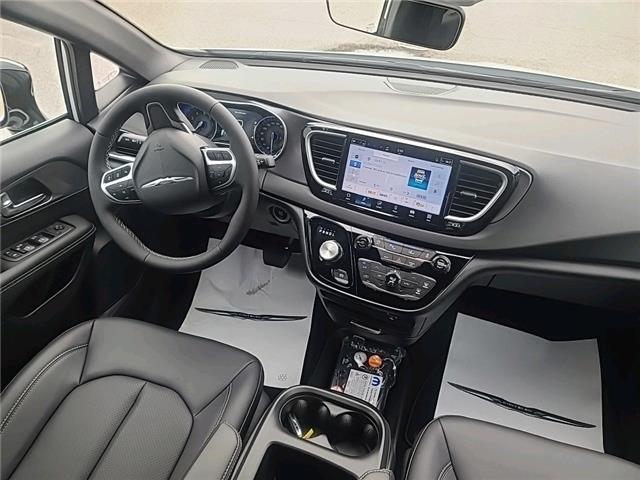 2026 Chrysler Grand Caravan SXT (Stk: 26001) in Dryden - Image 4 of 13