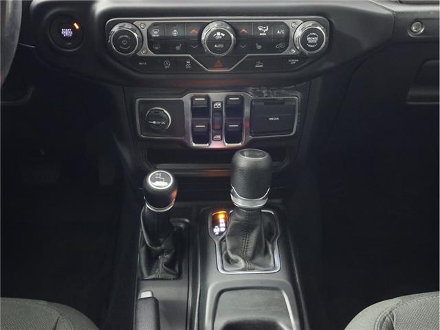 2021 Jeep Wrangler Unlimited Sport (Stk: B20135) in Calgary - Image 15 of 21 2021 Jeep Wrangler Unlimited Sport (Stk: B20135) in Calgary - Image 15 of 21