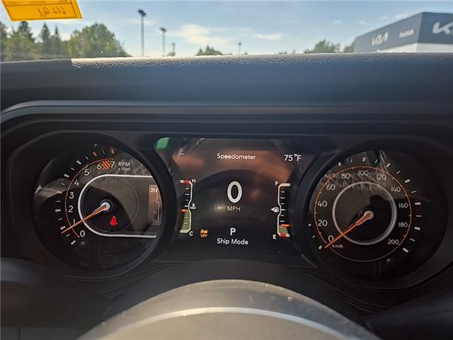 2025 Jeep Wrangler Sahara (Stk: S208) in Miramichi - Image 9 of 13