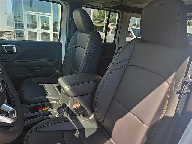 2025 Jeep Wrangler Sahara (Stk: S208) in Miramichi - Image 10 of 13