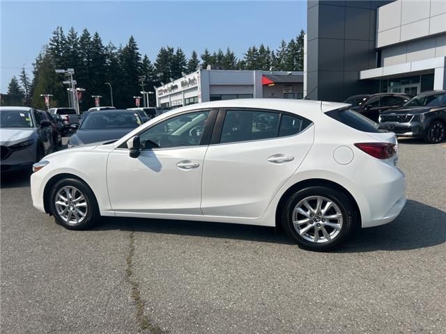 2018 Mazda Mazda3 Sport GS (Stk: 695696J) in Surrey - Image 2 of 15 2018 Mazda Mazda3 Sport GS (Stk: 695696J) in Surrey - Image 2 of 15