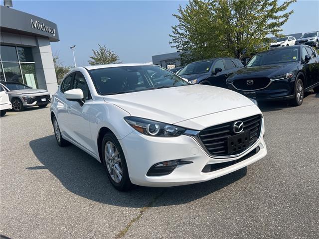 2018 Mazda Mazda3 Sport GS (Stk: 695696J) in Surrey - Image 6 of 15 2018 Mazda Mazda3 Sport GS (Stk: 695696J) in Surrey - Image 6 of 15