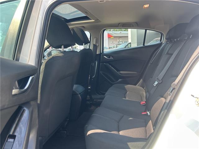 2018 Mazda Mazda3 Sport GS (Stk: 695696J) in Surrey - Image 14 of 15 2018 Mazda Mazda3 Sport GS (Stk: 695696J) in Surrey - Image 14 of 15