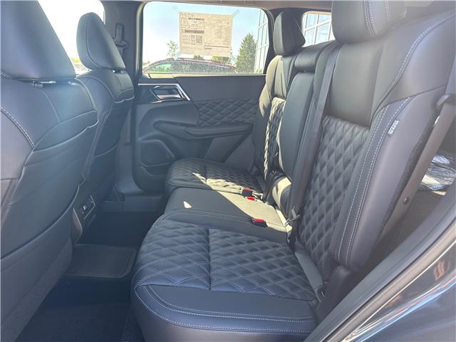 2025 Mitsubishi Outlander PHEV SEL (Stk: M5349) in BELLEVILLE - Image 6 of 7