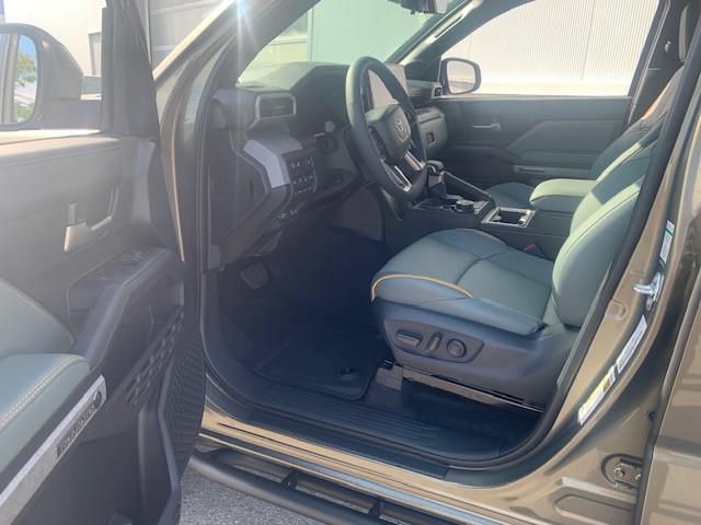 2025 Toyota Tacoma Hybrid Base (Stk: TB229) in Cobourg - Image 5 of 11