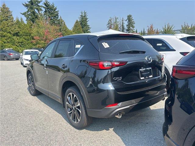 2025 Mazda CX-5  (Stk: 737919) in Surrey - Image 4 of 5