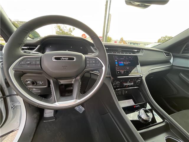 2025 Jeep Grand Cherokee L Laredo (Stk: 25-408) in Sarnia - Image 11 of 21