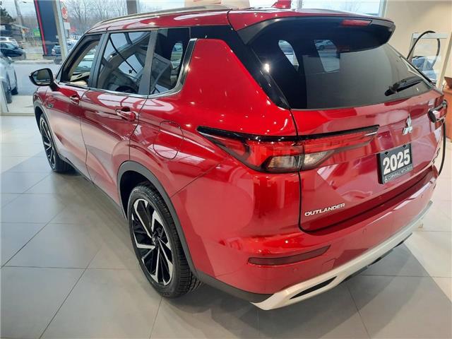 2025 Mitsubishi Outlander PHEV SEL (Stk: M713) in Cornwall - Image 2 of 12
