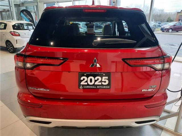 2025 Mitsubishi Outlander PHEV SEL (Stk: M713) in Cornwall - Image 3 of 12