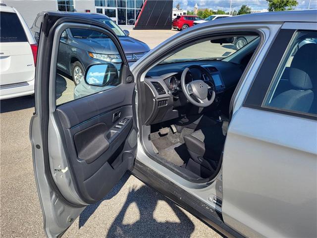 2023 Mitsubishi RVR ES (Stk: 00822) in Barrie - Image 17 of 28