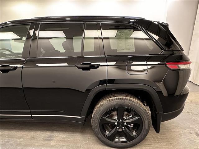 2025 Jeep Grand Cherokee Limited (Stk: 37365) in Lethbridge - Image 3 of 28
