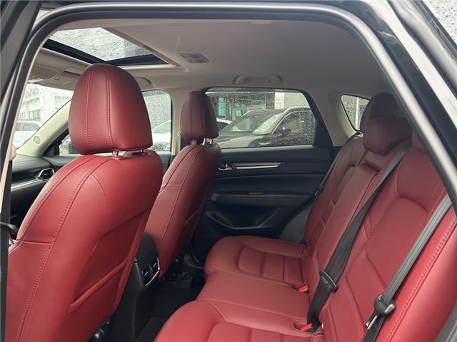 2021 Mazda CX-5 Kuro Edition (Stk: P4827) in Surrey - Image 11 of 15