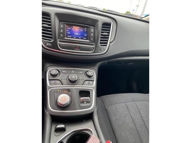 2016 Chrysler 200 LX (Stk: 7428A) in Fort Erie - Image 7 of 9