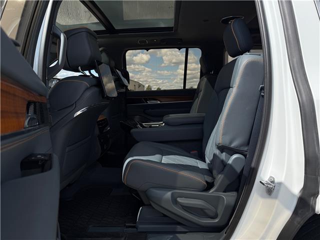 2022 Jeep Grand Wagoneer Series III (Stk: 5B018A) in Blenheim - Image 8 of 14